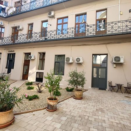 Central Apartment With 2 Bedrooms And 2 Bathrooms Oradea Exterior foto